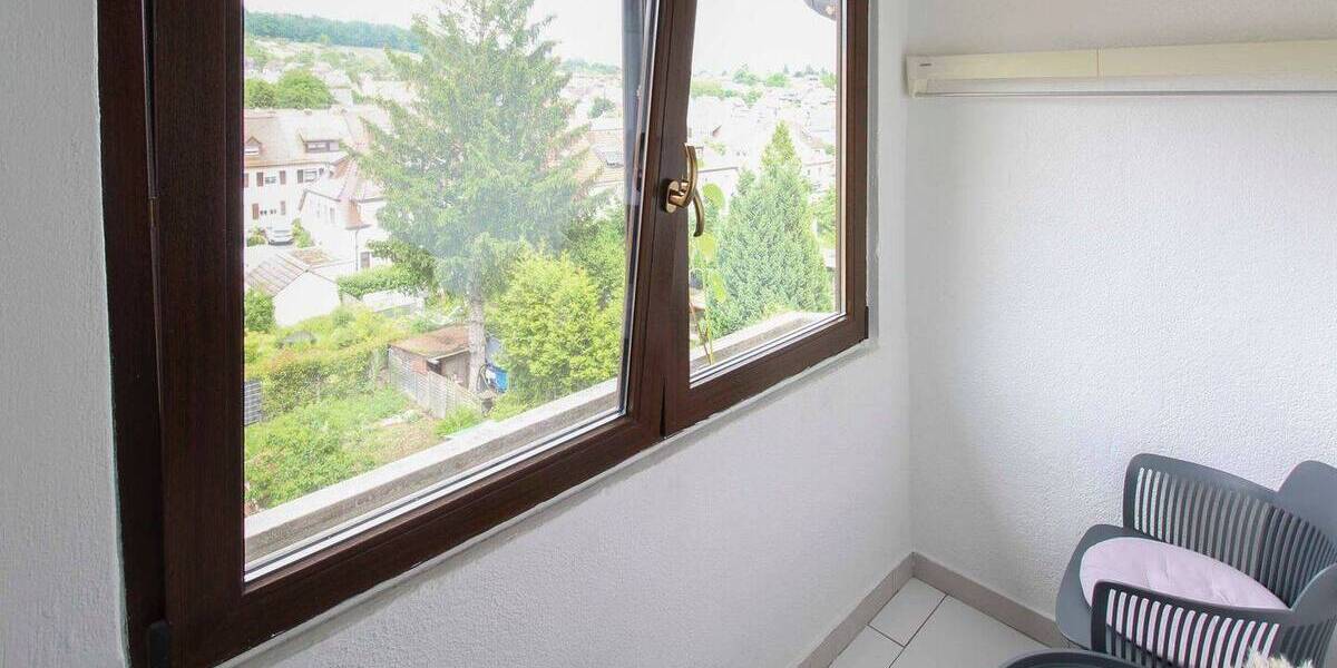 Etagenwohnung Stuttgart Feuerbach - 3 Zimmer, 89 m&sup2;, 299.000&euro; | Angebot:26807265