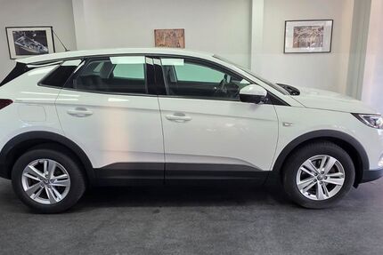 Opel Grandland (X) 63.000 km 12.990 &euro; Asperg/Ludwigsburg bei Stuttgart 71679