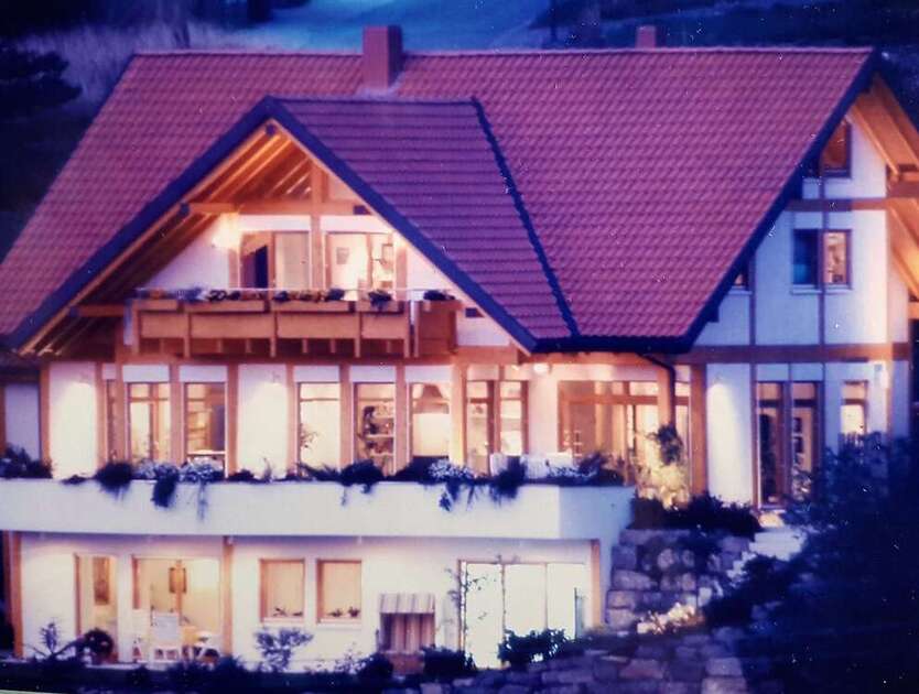Haus zum Kaufen in Weissach 1.090.000 € 324 m²