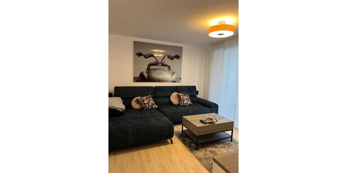 Provisionsfrei, helle 3,5-Zi.-Whg. 74qm mit EBK, Loggia, Gäste-WC und Abstellkammer im Herzen von S-Zuffenhausen, bezugsfrei ab 01.10.2026 - Etagenwohnung Stuttgart Zuffenhausen | Angebot:26963014