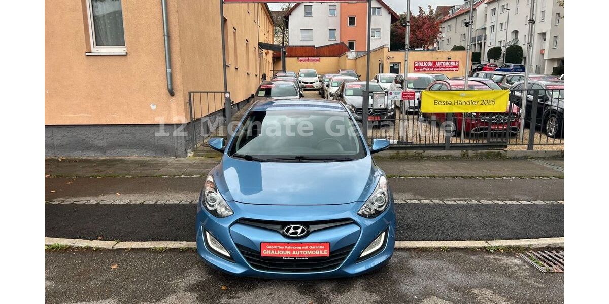 Hyundai i30 90.284 km 11.999 € Stuttgart 70435