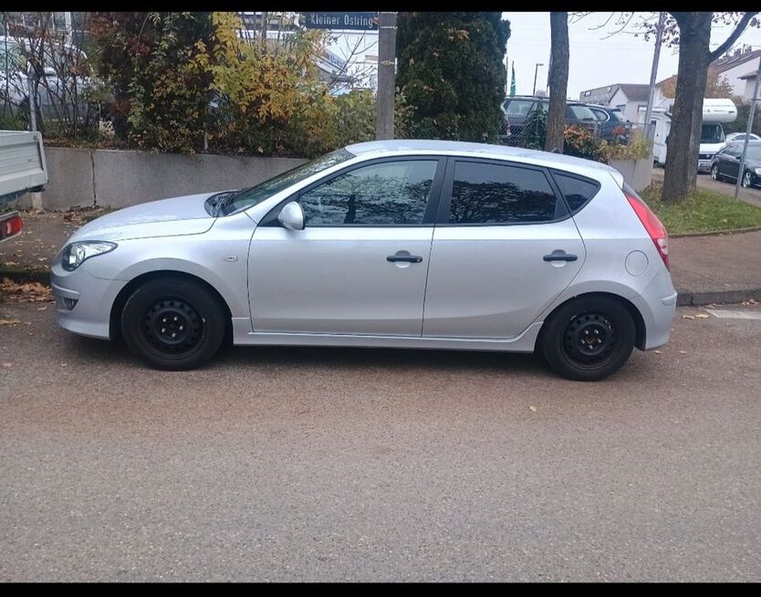 i30