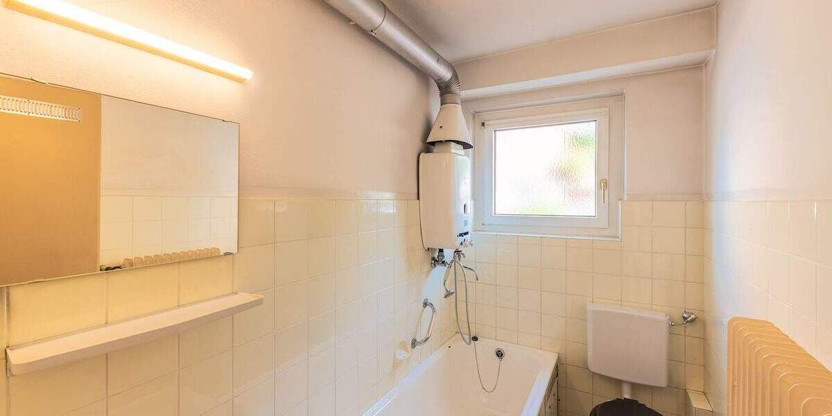 Freistehendes Ein-Zweifamilienhaus mit schönem Garten 8 zimmer