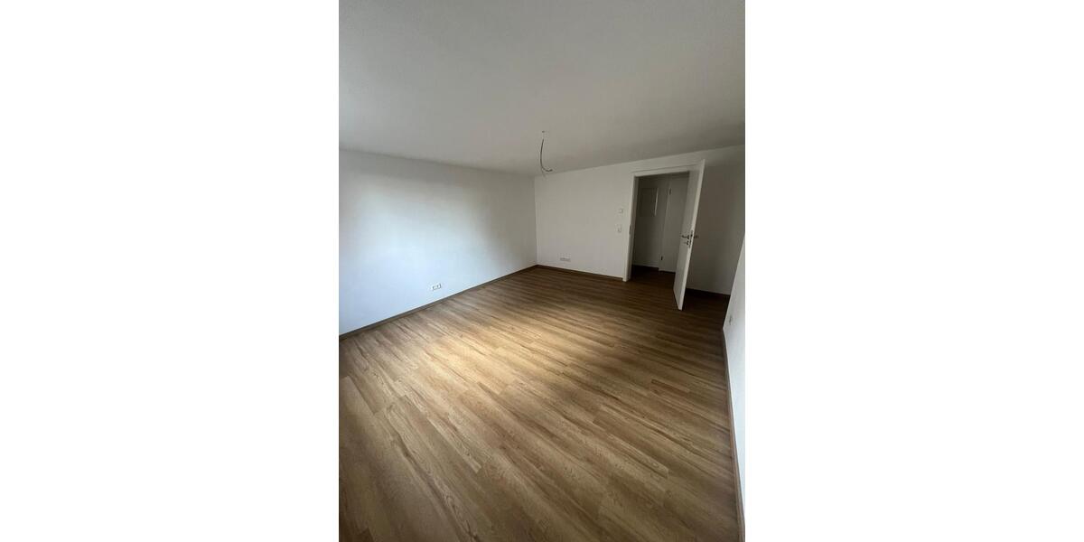 Erdgeschoßwohnung Stuttgart Vaihingen - 4 Zimmer, 20 m&sup2;, 1.200&euro; | Angebot:25418111