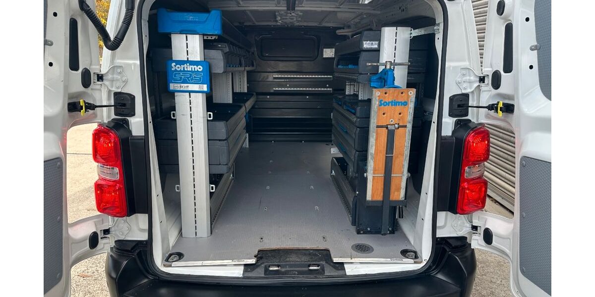 Opel Vivaro 93.172 km 17.400 € Sindelfingen 71065