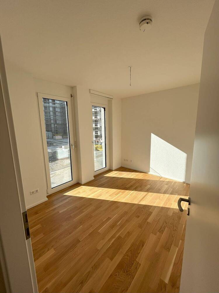 Erstbezug geräumige 4-Zimmer Wohnung