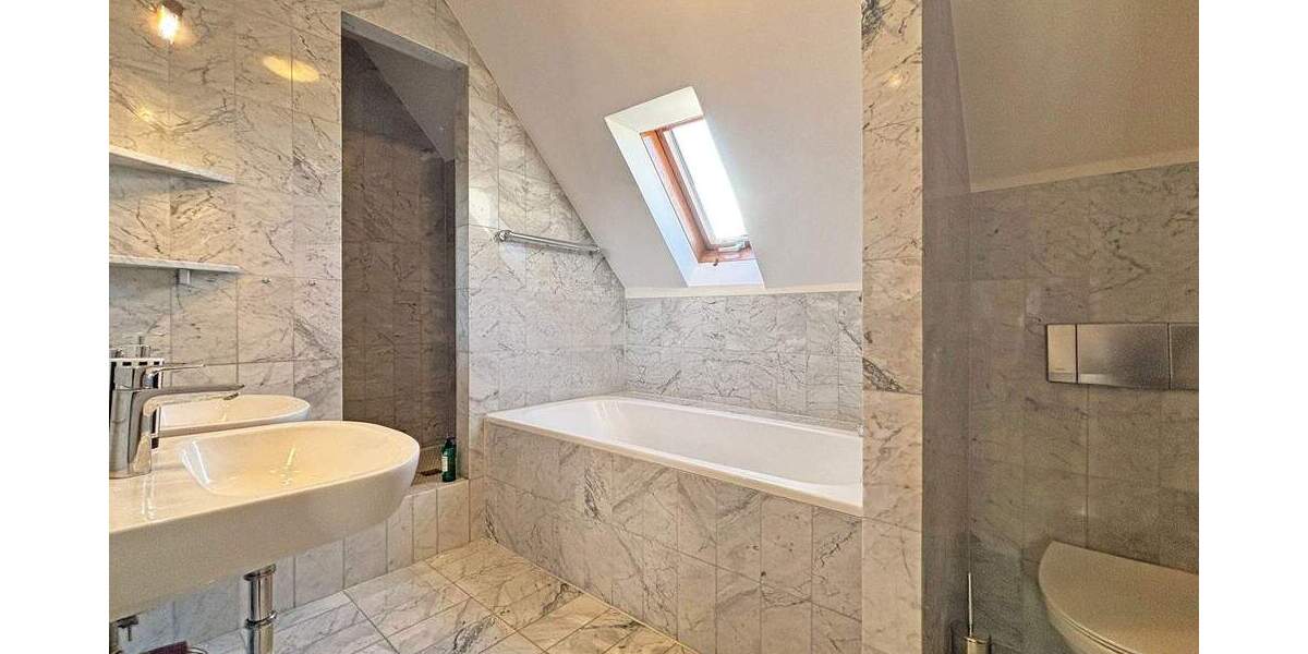 Etagenwohnung Stuttgart Sonnenberg - 4 Zimmer, 108 m&sup2;, 2.150&euro; | Angebot:25215153