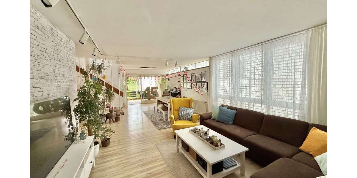 Einfamilienhaus Stuttgart Hedelfingen - 11 Zimmer, 301 m&sup2;, 749.000&euro; | Angebot:27147687