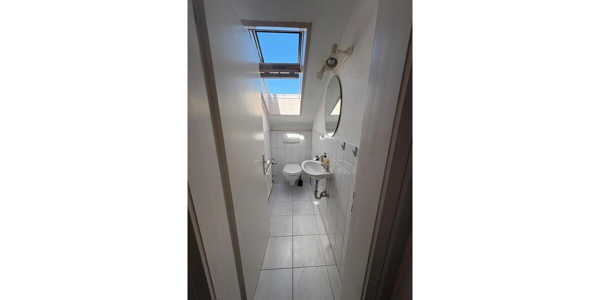 Dachgeschoßwohnung Stuttgart Feuerbach - 2.5 Zimmer, 55 m&sup2;, 184.000&euro; | Angebot:26738735