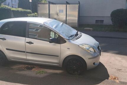 Toyota Yaris 165.000 km 3.499 &euro; Stuttgart - Zuffenhausen 70437