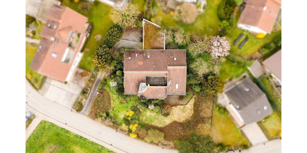 Einfamilienhaus Backnang - 8 Zimmer, 428 m&sup2;, 1.229.000&euro; | Angebot:26118014