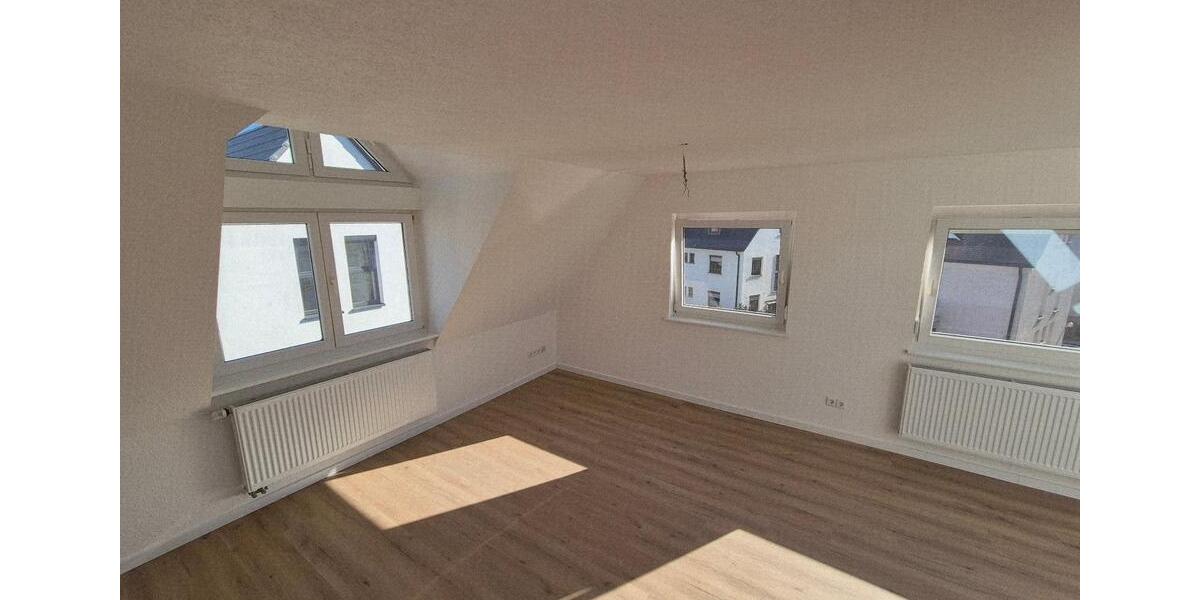 Dachgeschoßwohnung Stuttgart Luginsland - 2 Zimmer, 68 m&sup2;, 850&euro; | Angebot:26348636