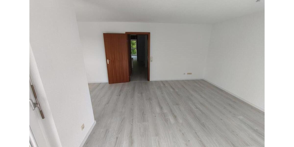 Etagenwohnung Sindelfingen Eichholz - 2 Zimmer, 67 m&sup2;, 980&euro; | Angebot:26705353