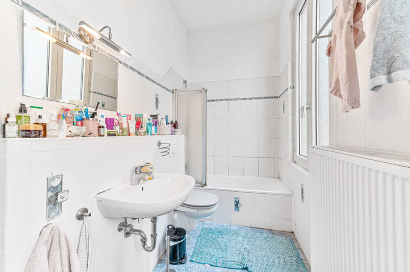 Modernisierter Altbau mit Charakter - großzügige Räume in stilvollem Ambiente