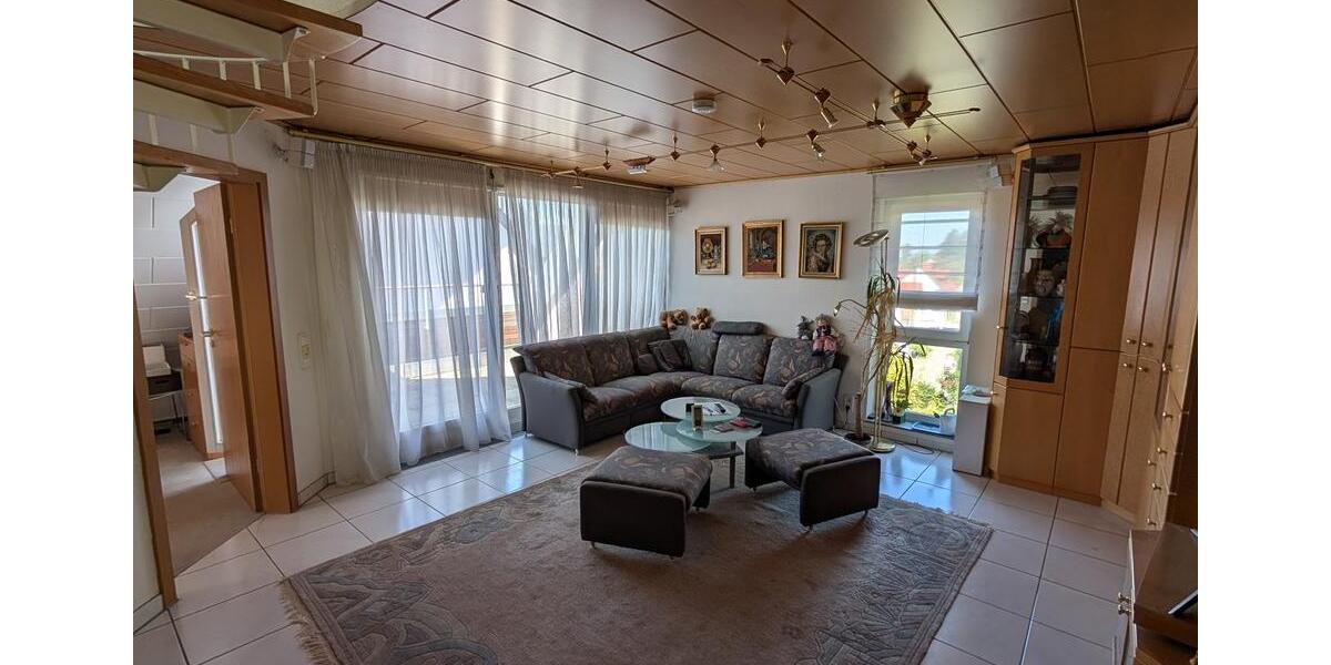 Wohnen über den Weinbergen – Stilvolle 3,5-Zimmer-Maisonette 3.5 zimmer