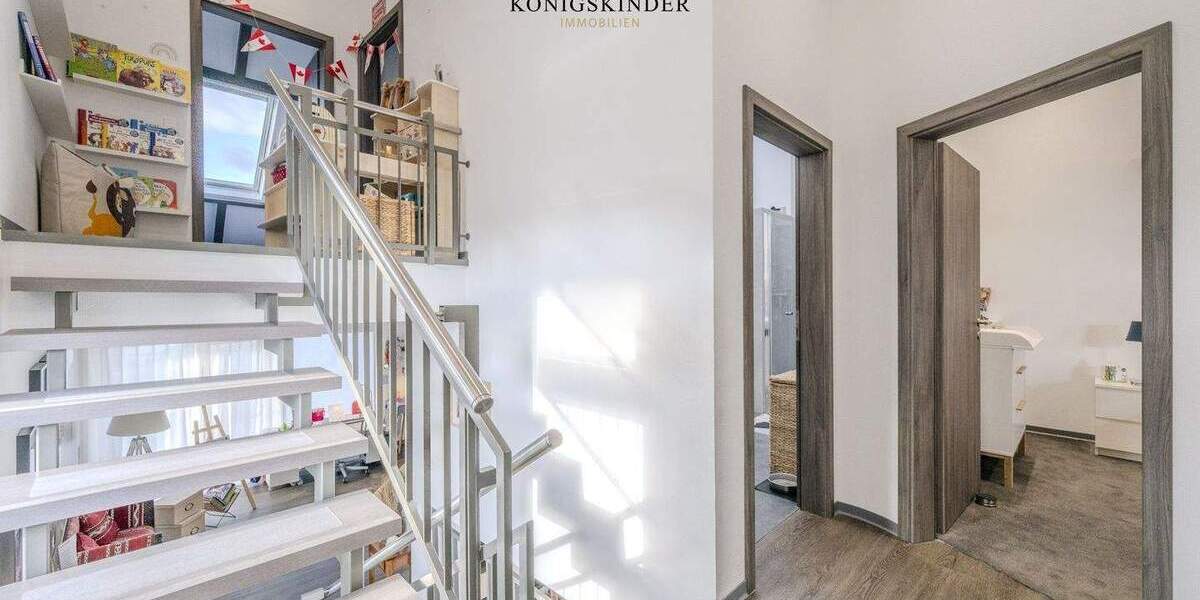Komplett kernsaniertes REH als außergewöhnliches Split-Level-Architektenhaus in ruhiger Ortsrandlage 7 zimmer