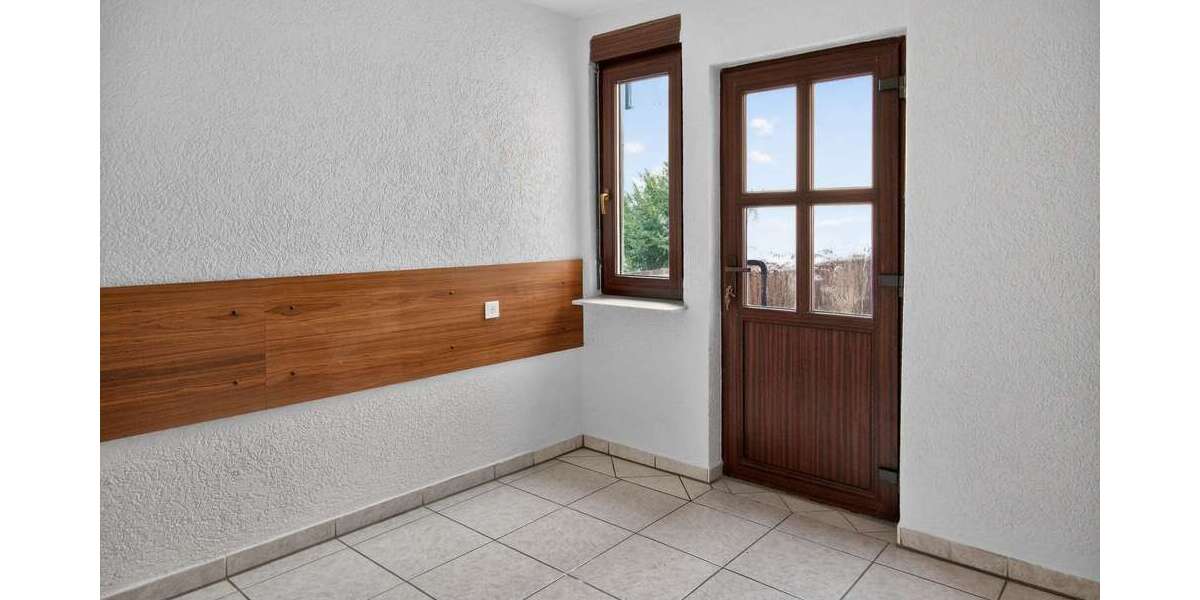 Seltene Gelegenheit: Gepflegtes 3-Familienhaus in Top-Wohnlage - Mehrfamilienhaus, Wohnhaus Stuttgart Zuffenhausen | Angebot:27083597