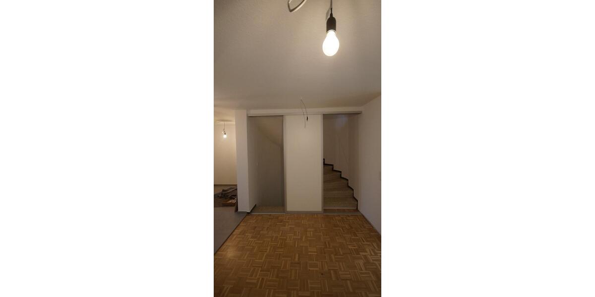 Reihenhaus Stuttgart Birkach - 6 Zimmer, 150 m&sup2;, 2.300&euro; | Angebot:24803008