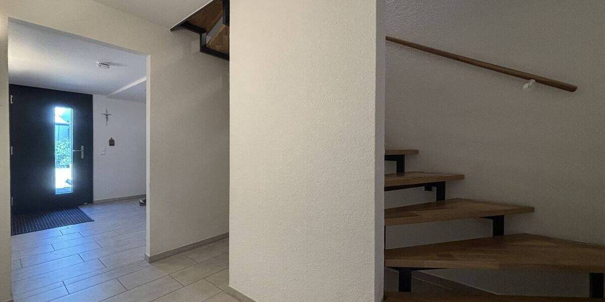 Reihenmittelhaus Freiberg am Neckar / Heutingsheim Heutingsheim - 4 Zimmer, 134 m&sup2;, 2.100&euro; | Angebot:26917533