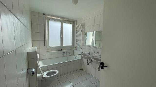 Etagenwohnung Böblingen - 3 Zimmer, 103 m&sup2;, 2.300&euro; | Angebot:26472845