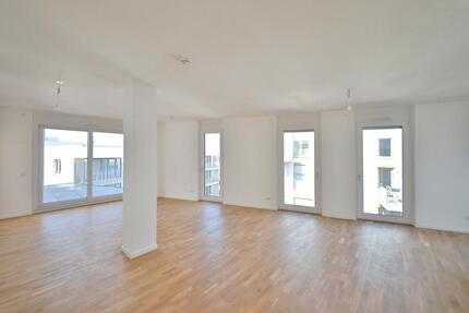 Wohnung Böblingen - 4 Zimmer, 154 m&sup2;, 2.711&euro; | Angebot:25783085