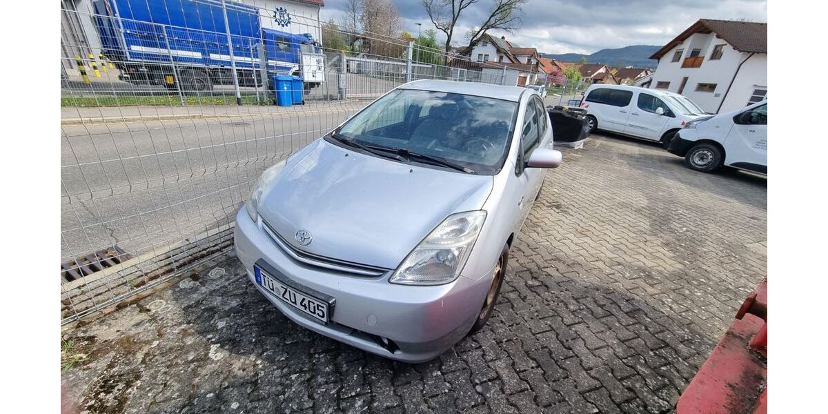 Toyota Prius 270.000 km 2.500 &euro; Tübingen 72074