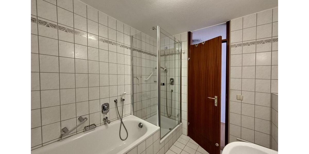 Etagenwohnung Esslingen am Neckar Hegensberg - 3 Zimmer, 77 m&sup2;, 330.000&euro; | Angebot:23648771