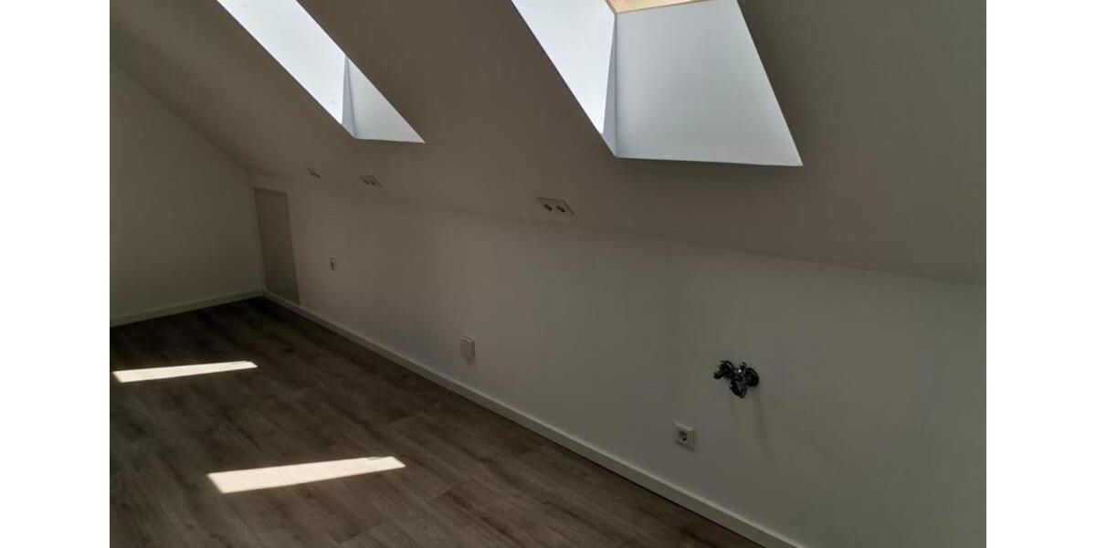 Dachgeschoßwohnung Waiblingen Beinstein - 3 Zimmer, 77 m&sup2;, 230.000&euro; | Angebot:25440428
