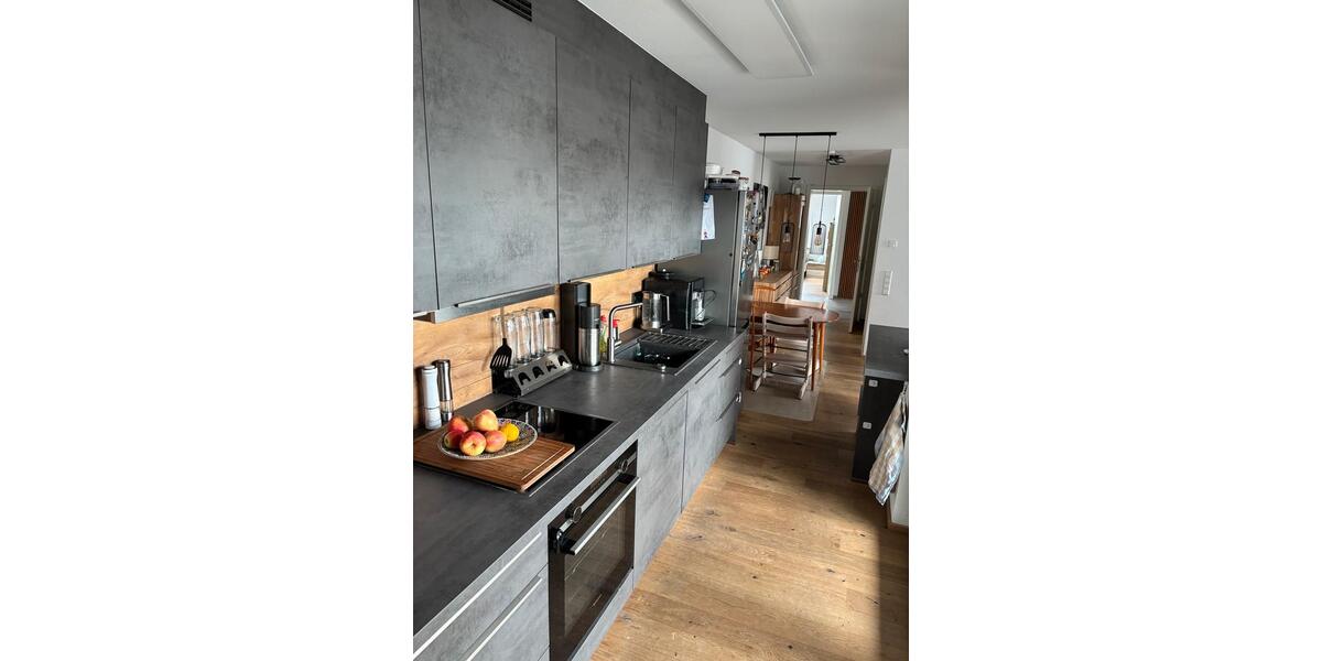 Moderne 4 Zimmer Wohnung mit Balkon, 2 Stellplätze, E-Ladestation 4 zimmer