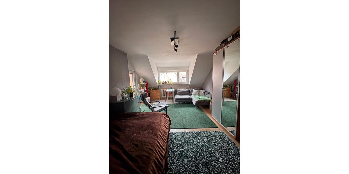 Dachgeschoßwohnung Stuttgart Degerloch - 4 Zimmer, 80 m&sup2;, 1.210&euro; | Angebot:26023510