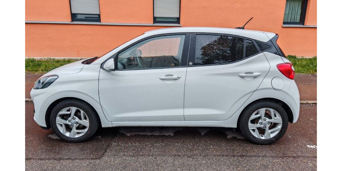 Hyundai i10 26.800 km 10.400 &euro; Sindelfingen 71065