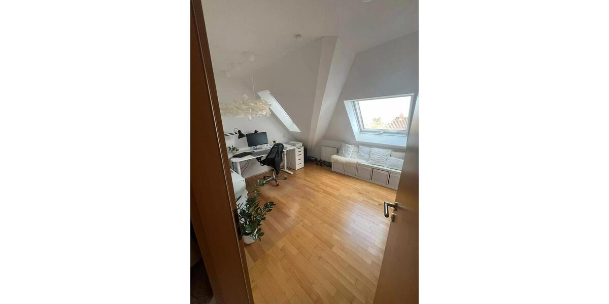 Dachgeschoßwohnung Stuttgart Stuttgart-West - 3 Zimmer, 94 m&sup2;, 1.400&euro; | Angebot:26408603