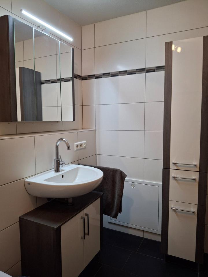 Schön geschnittene 2,5-Zimmerwohnung mit EBK und Balkon