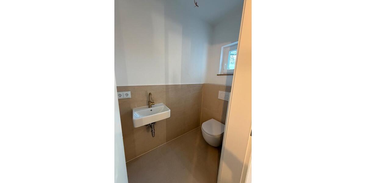 Reihenhaus Stuttgart Stuttgart-West - 8 Zimmer, 197 m&sup2;, 3.100&euro; | Angebot:24574194