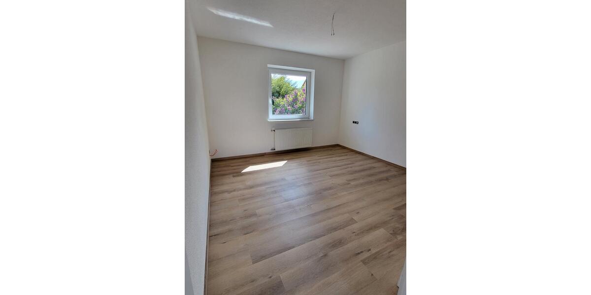 Etagenwohnung Tamm - 3.5 Zimmer, 90 m&sup2;, 1.350&euro; | Angebot:26339962