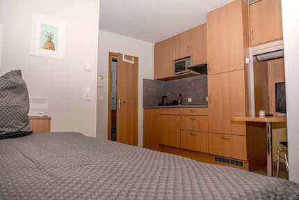 Zimmer Stuttgart Stuttgart-Mitte - 1 Zimmer, 1.200&euro; | Angebot:25286943