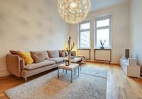 Wunderschöne 3-Zimmer AltbauWohnung (Stuck, hohe Decken) mit Balkon ins Grüne nahe Marienplatz