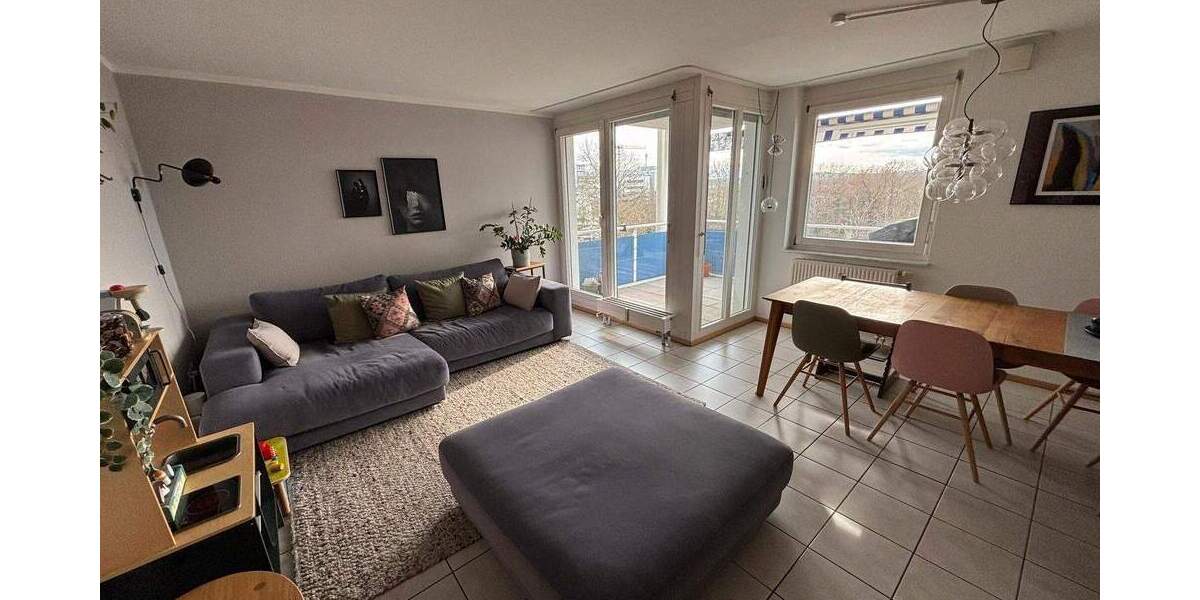 Provisionsfrei! Gepflegte 3-Zimmer-Wohnung mit Panoramablick am Burgholzhof 3 zimmer