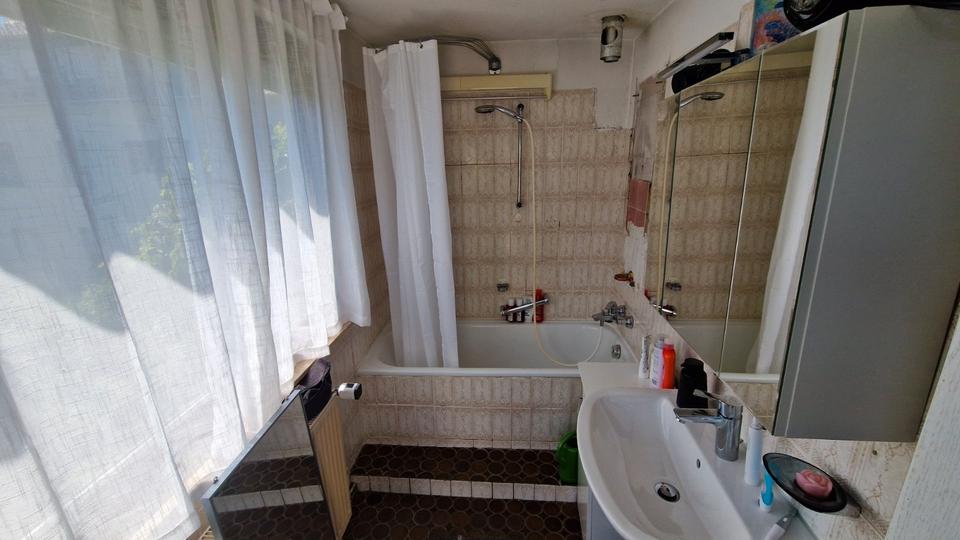 Einfamilienhaus Esslingen am Neckar Pliensauvorstadt - 7 Zimmer, 128 m&sup2;, 485.000&euro; | Angebot:26940262