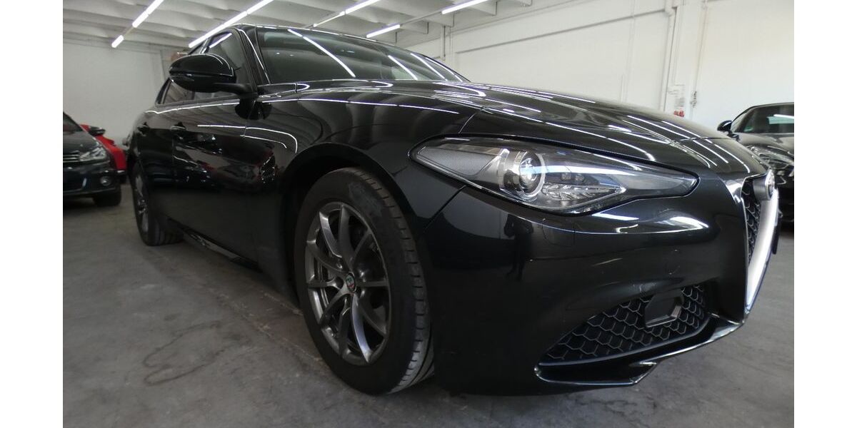 Alfa Romeo Giulia 137.000 km 14.299 &euro; Metzingen 72555
