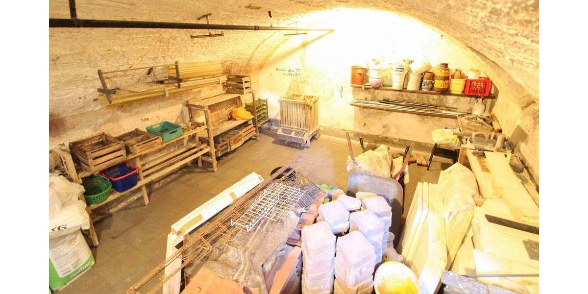 Mehrfamilienhaus, Wohnhaus Stuttgart Heumaden - 9 Zimmer, 154 m&sup2;, 398.000&euro; | Angebot:25220473