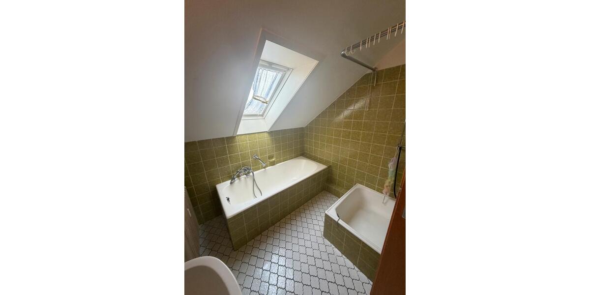 Etagenwohnung Kirchheim unter Teck - 4 Zimmer, 110 m&sup2;, 1.400&euro; | Angebot:25390611