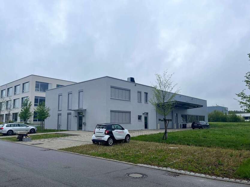 Halle in Schlierbach 1.500.000 € 390 m²
