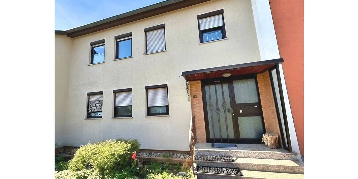 Reihenmittelhaus Sindelfingen Mitte - 7 Zimmer, 140 m&sup2;, 480.000&euro; | Angebot:26807364