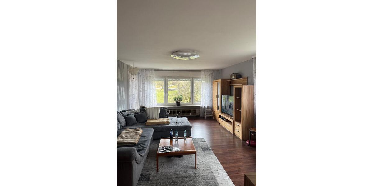 Etagenwohnung Backnang - 3.5 Zimmer, 105 m&sup2;, 1.000&euro; | Angebot:25251560