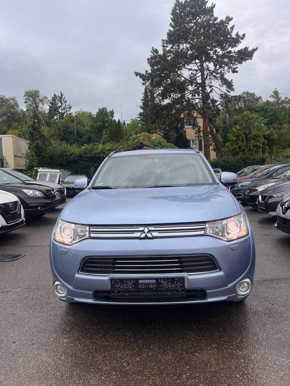 Mitsubishi Outlander 145.984 km 11.499 € Stuttgart 70376