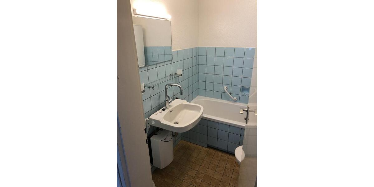 Dachgeschoßwohnung Esslingen am Neckar Brühl - 2 Zimmer, 37 m&sup2;, 151.000&euro; | Angebot:26224531