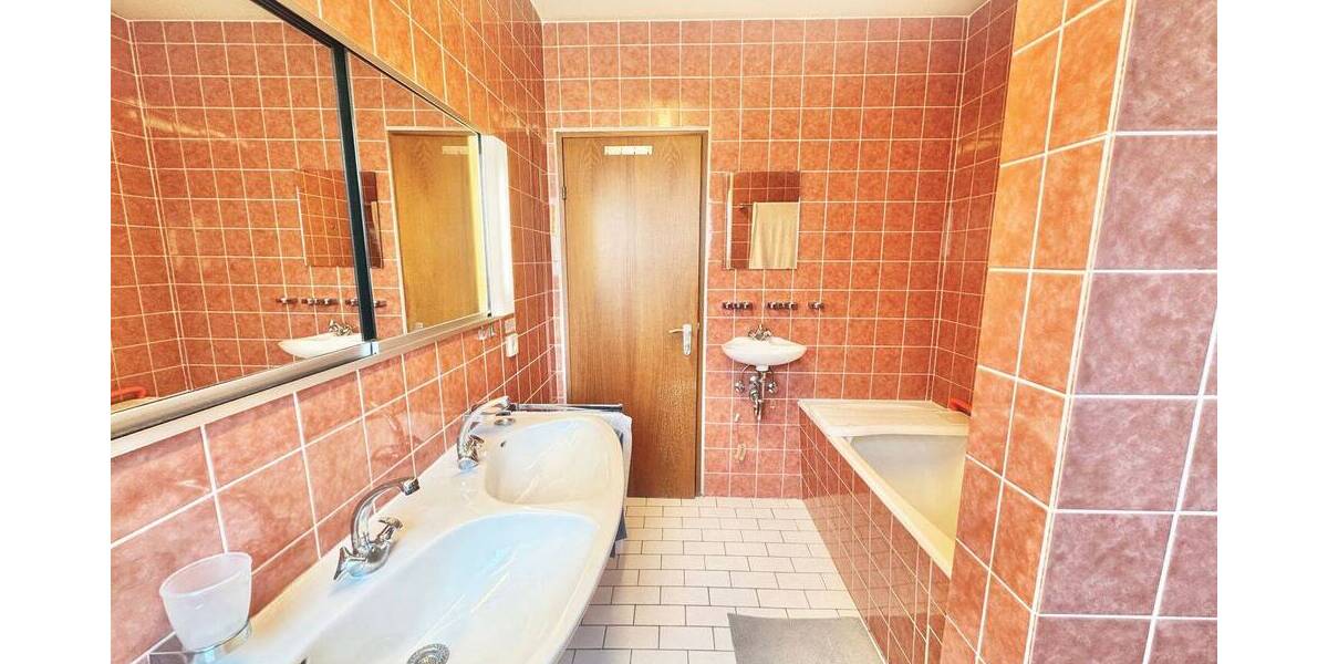 Mehrfamilienhaus, Wohnhaus Stuttgart Riedenberg - 8 Zimmer, 228 m&sup2;, 998.000&euro; | Angebot:26725532