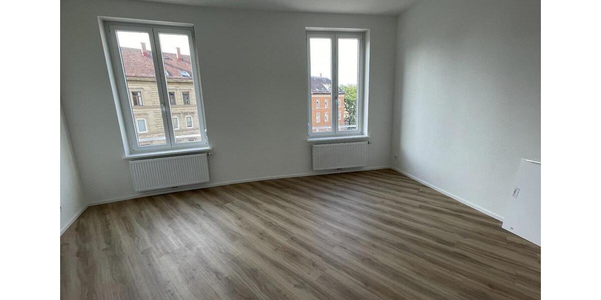 Helle stilvolle 3-Zimmer-Wohnung mit zwei Balkone 3 zimmer