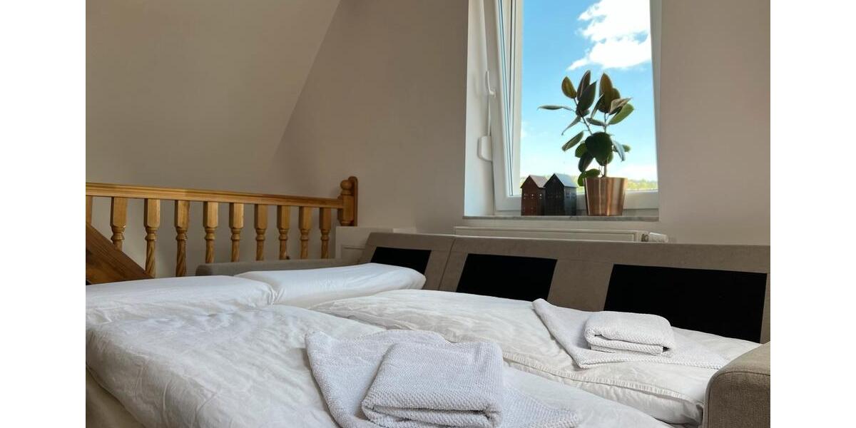 Dachgeschoßwohnung Esslingen am Neckar Brühl - 2 Zimmer, 60 m&sup2;, 1.300&euro; | Angebot:24769326